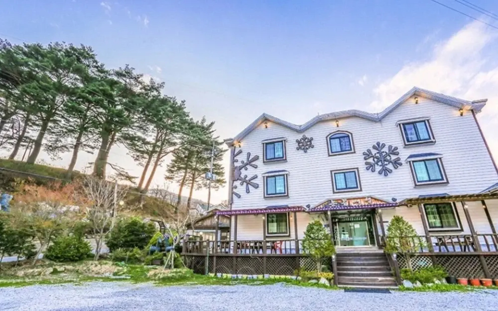 Muju Snowflower Travel Pension