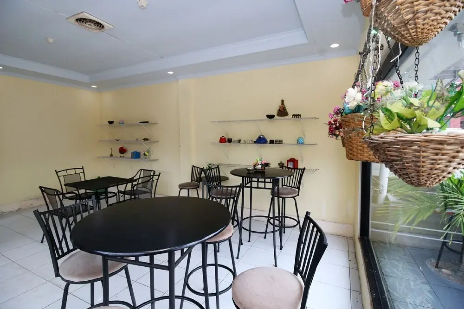 Airy Manggar Merbabu Belitung