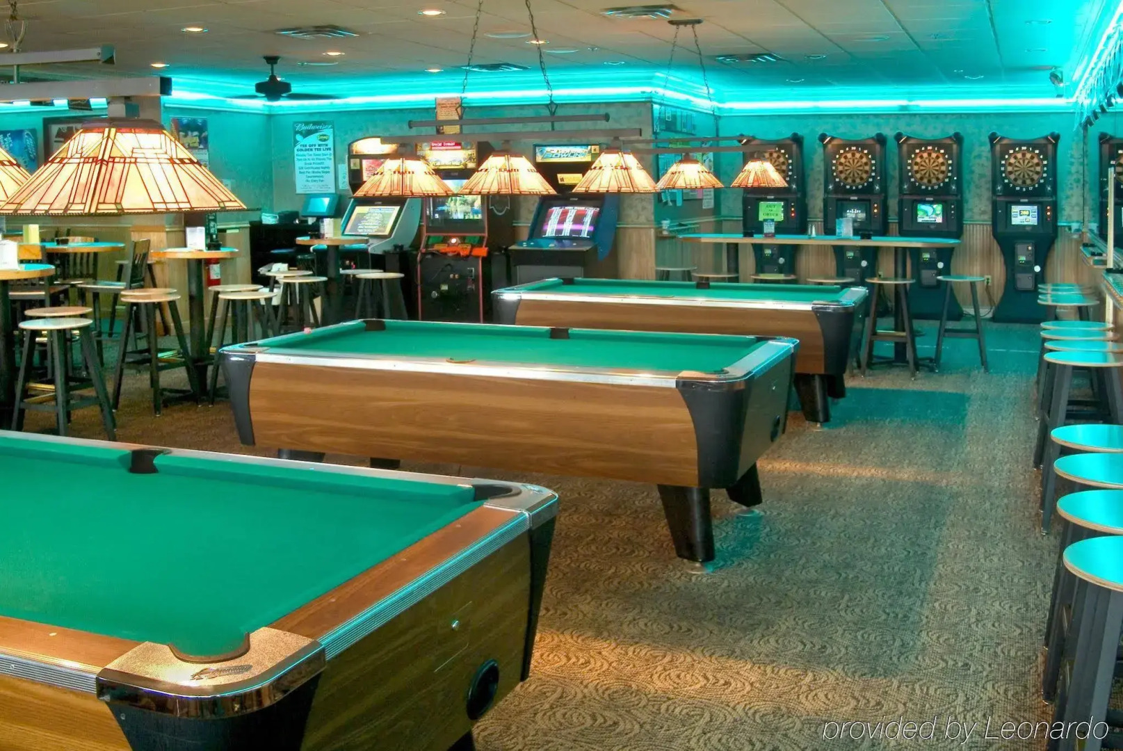 Holiday Inn Express & Suites Vadnais Heights by IHG