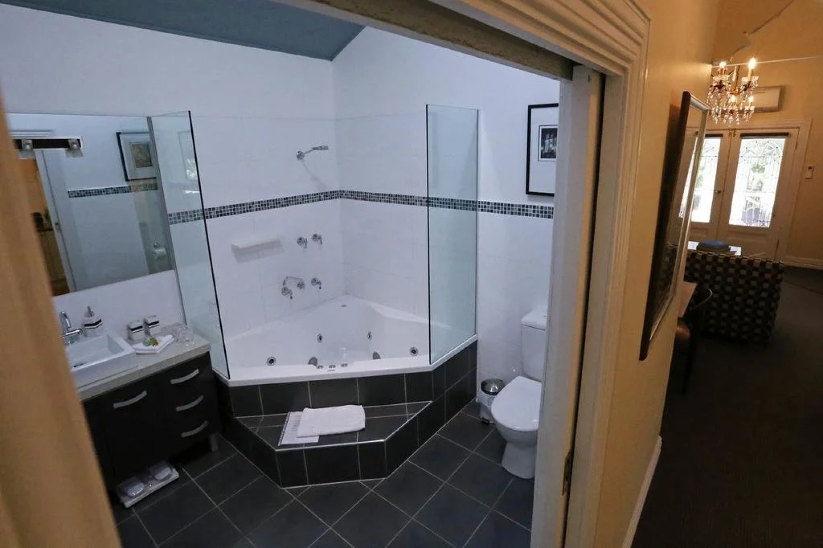 Mirkwood Forest Self-contained Spa Cottages