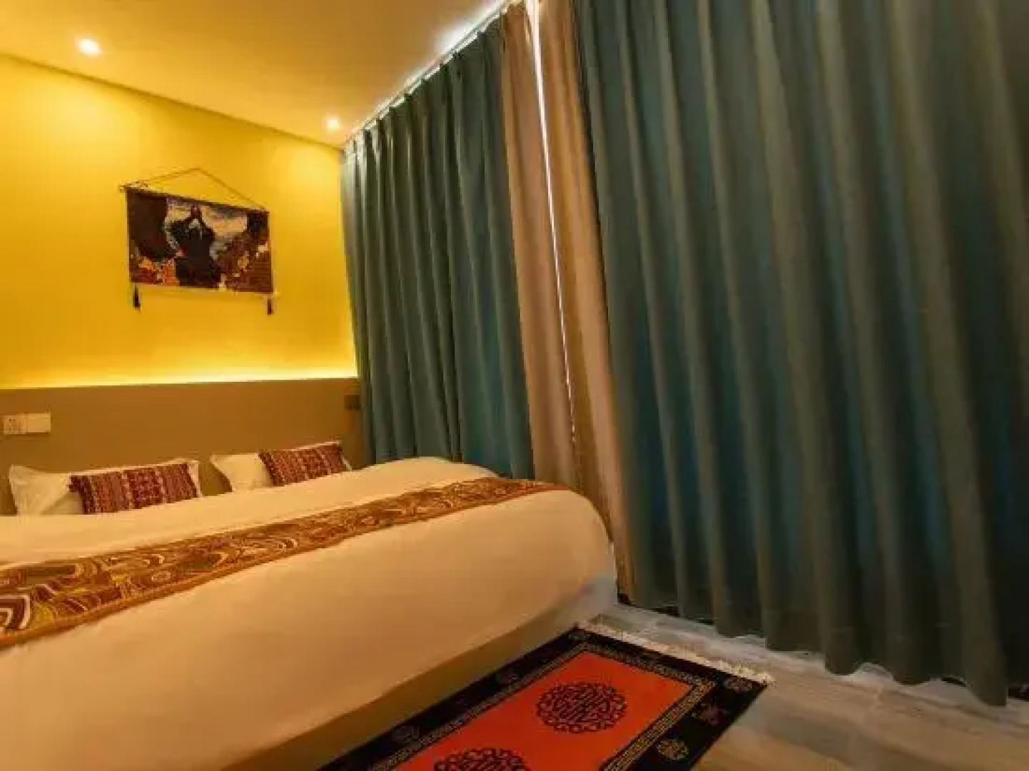 Kangding Wengmu Hot Spring Mountain Villa