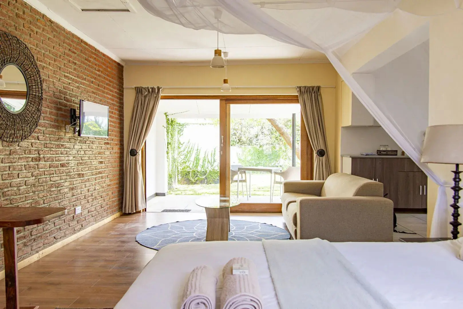 The Leslie - Bed & Breakfast