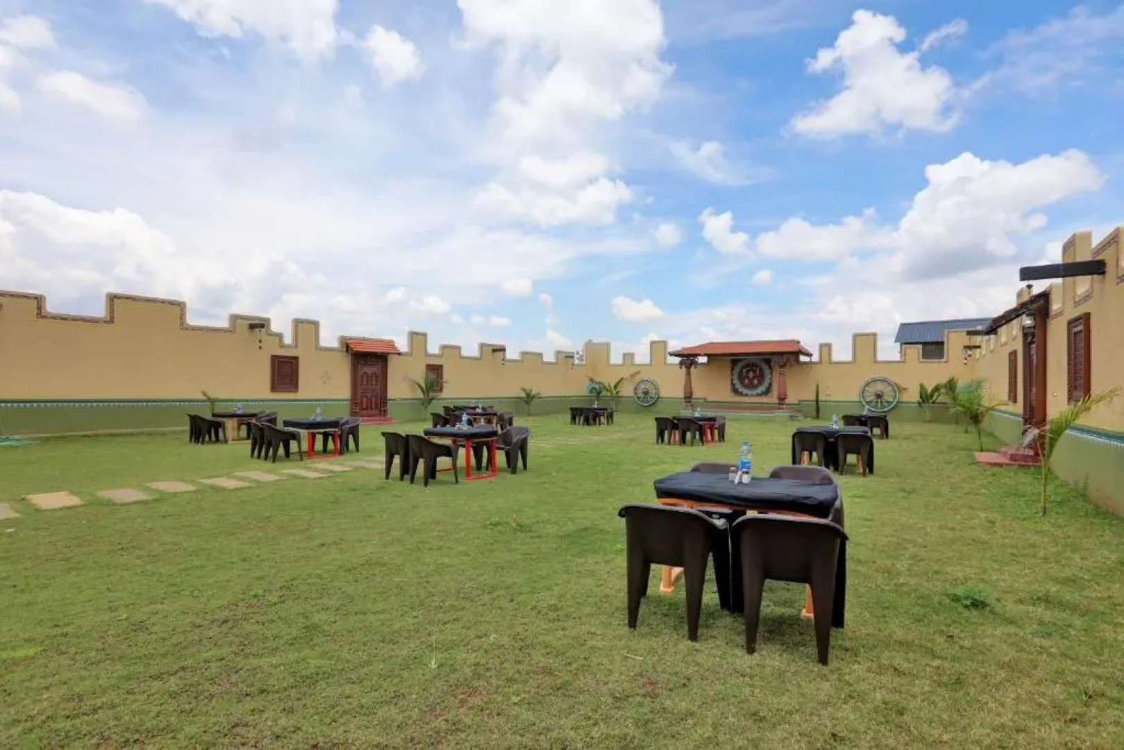 Flagship 93452 The Runway Inn Resort