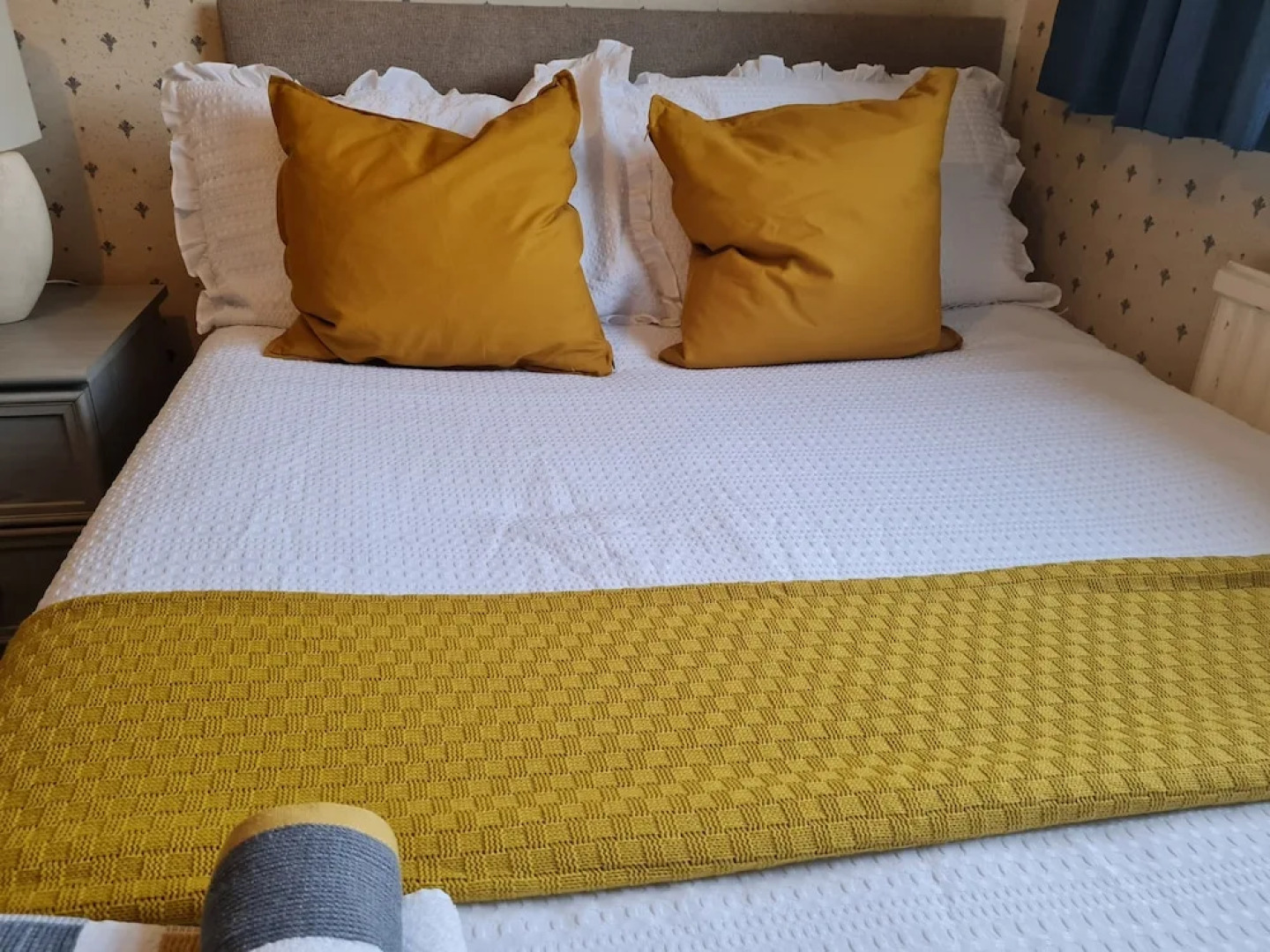 Immaculate 3-bed House With Free Parking in Bolton