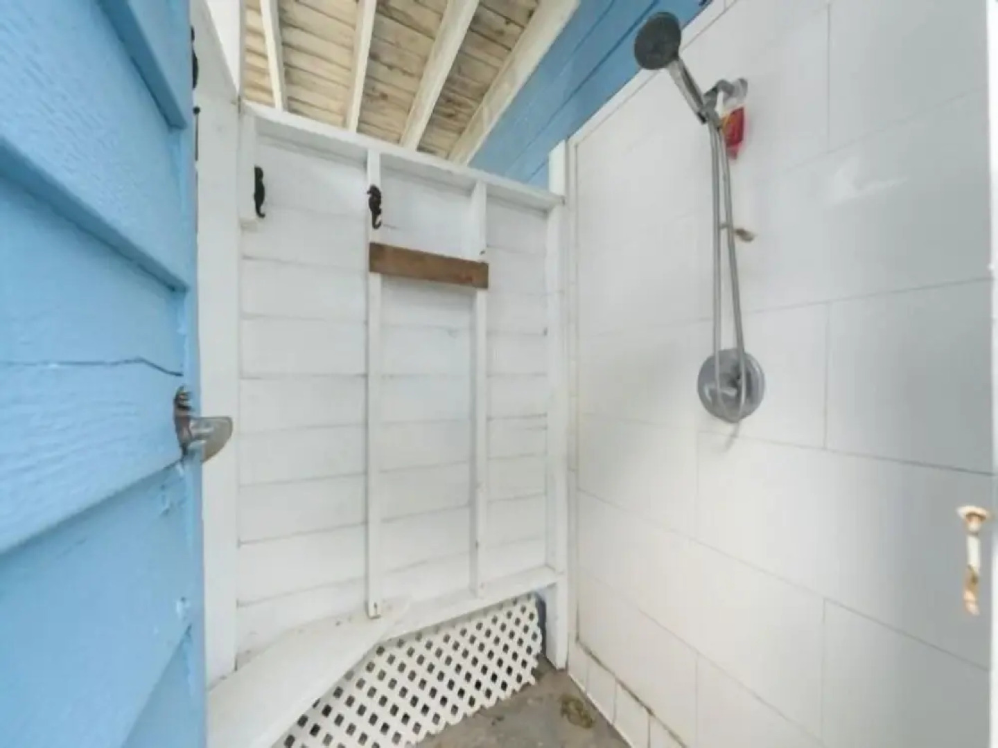 By The Kure Beach Pier 4 Bedroom Villa by Redawning