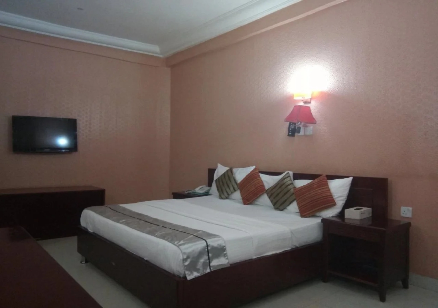 Crocodile Hotel & Restaurants Ltd