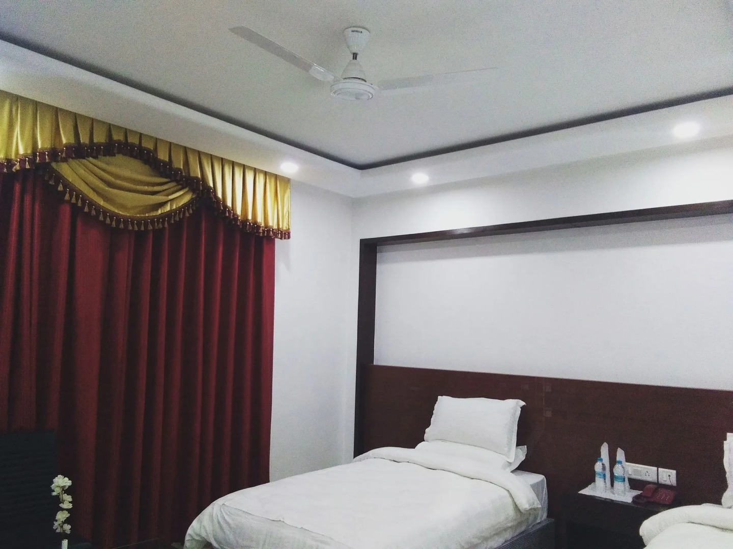 Bodhgaya Seven Inn Hotel n Restaurant