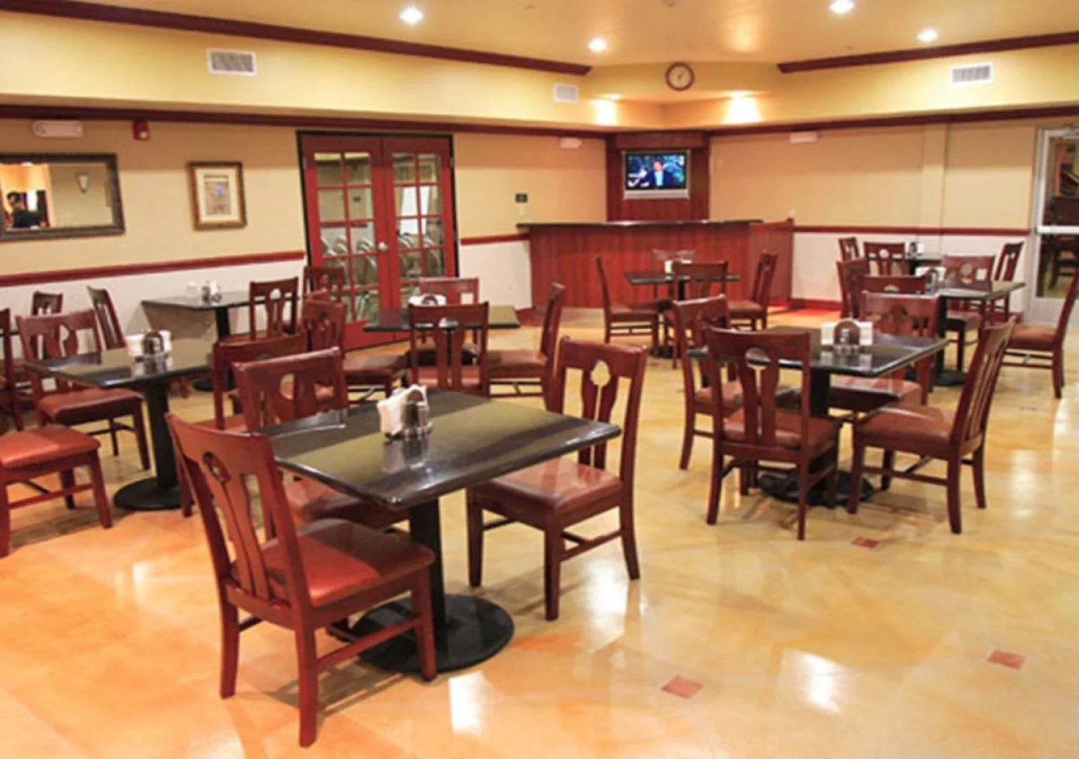 Holiday Inn Express and Suites Bakersfield Central by IHG