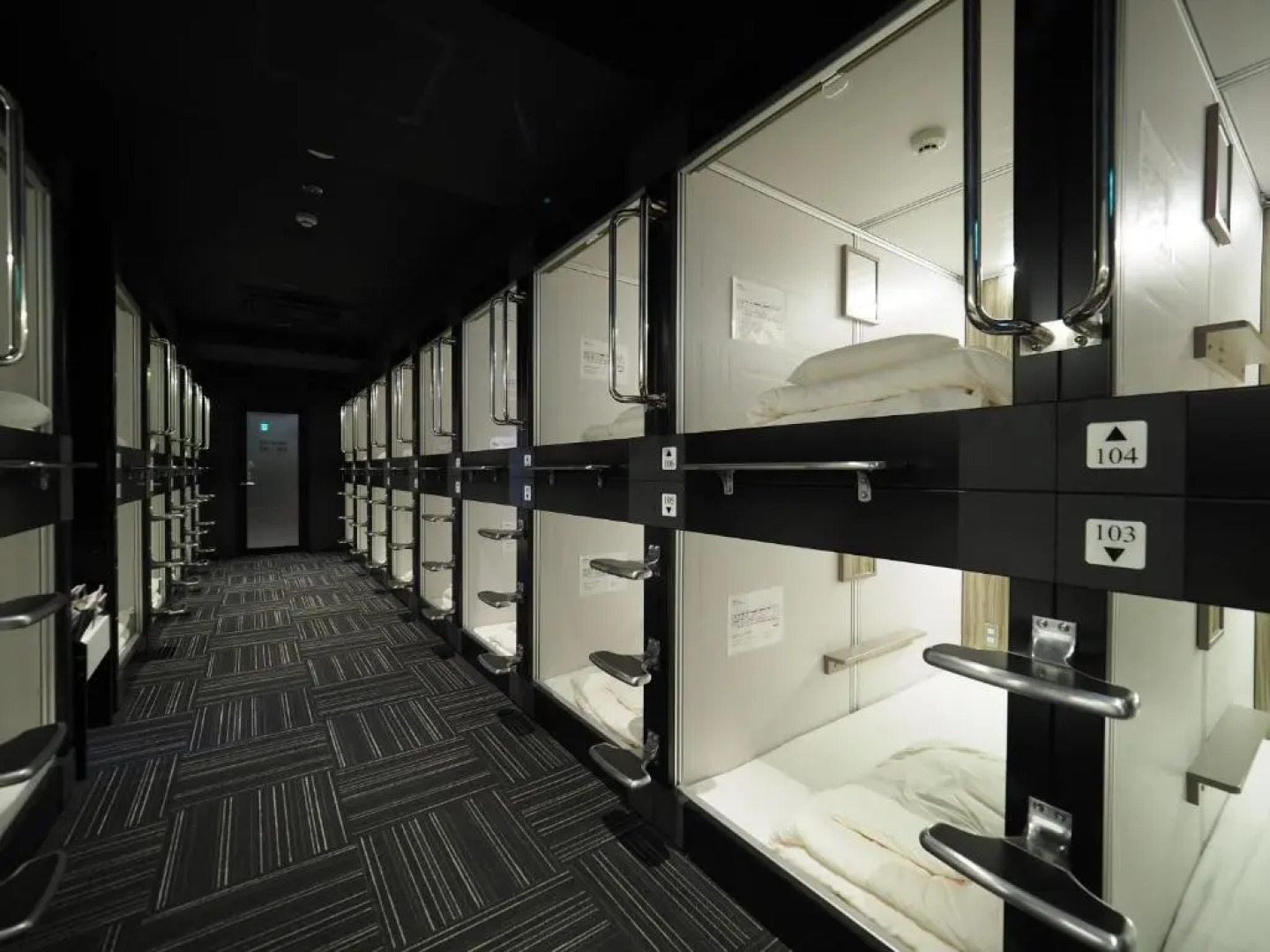 Leo Yu Capsule Hotel Nishifunabashi