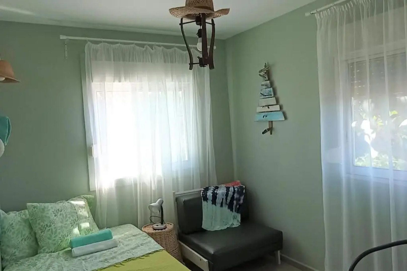 Ευχάριστο εξοχικό σπίτι με κήπο και parking