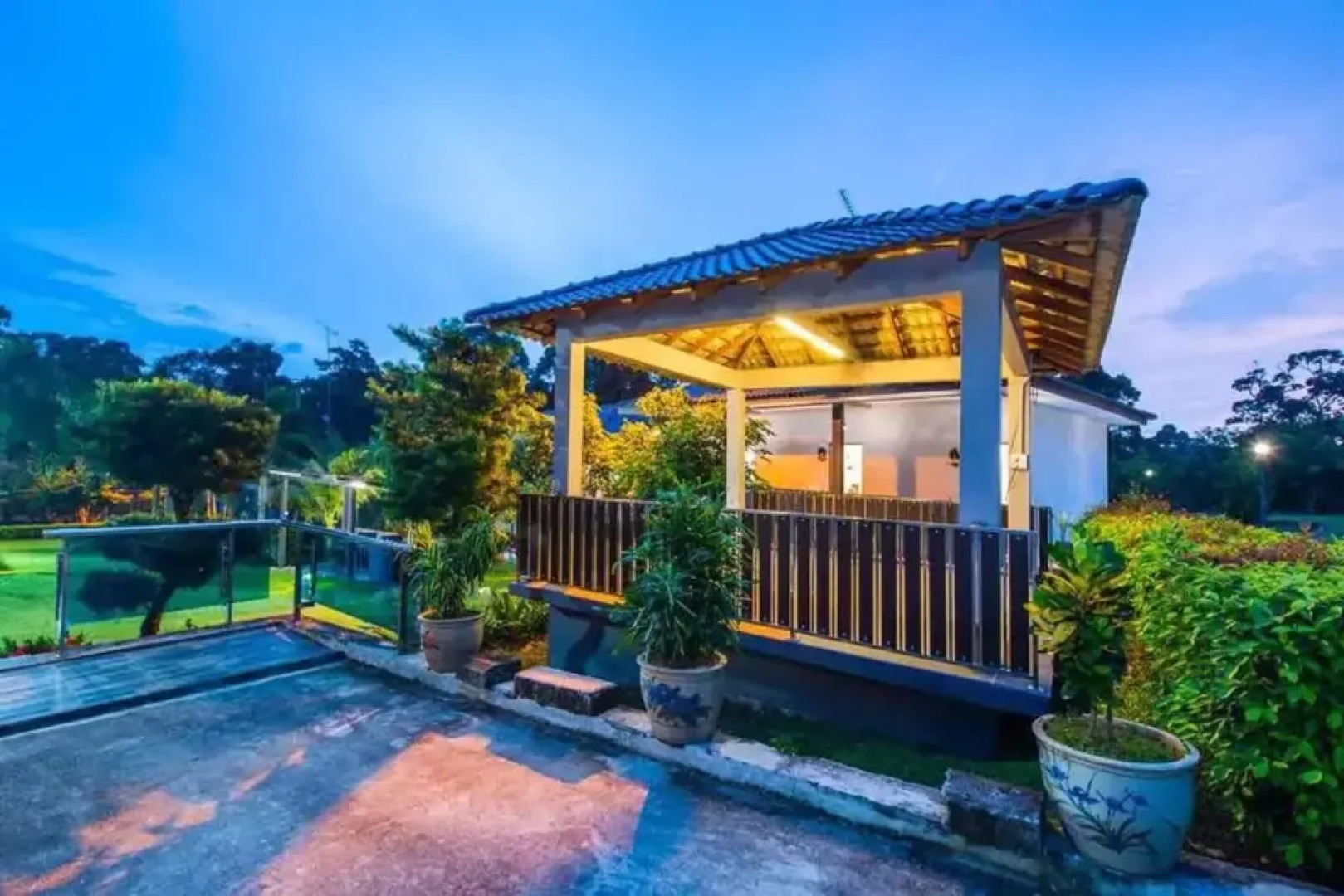 Capital O 90088 Mbp Leisure Resort