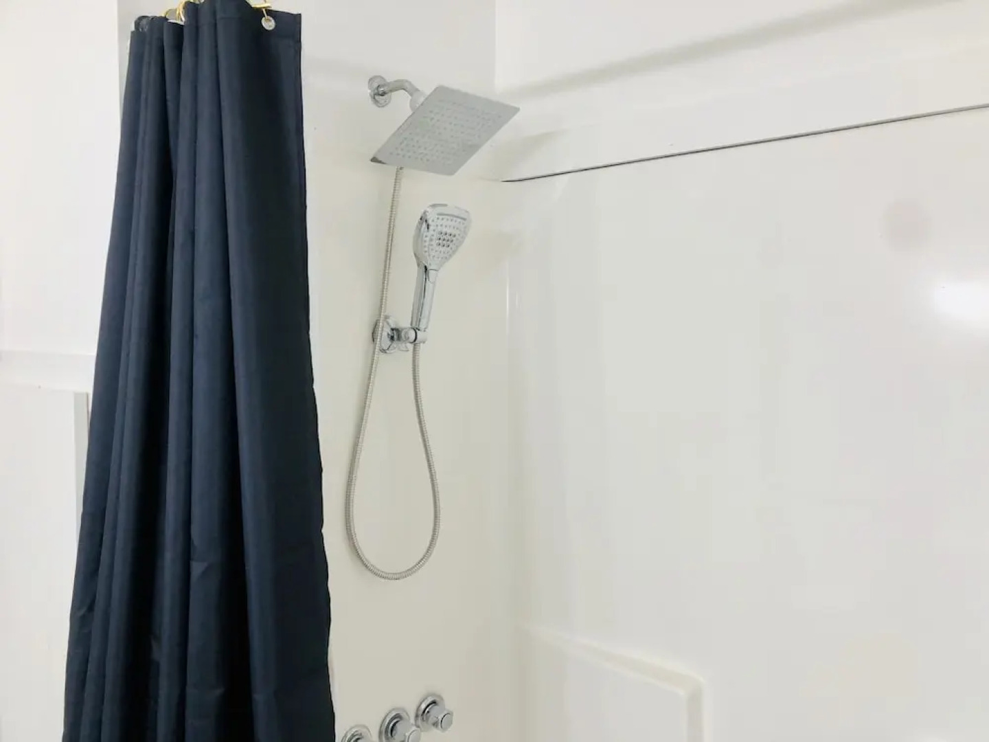 NEW Luxe Pet Friendly Free Parking Downtown