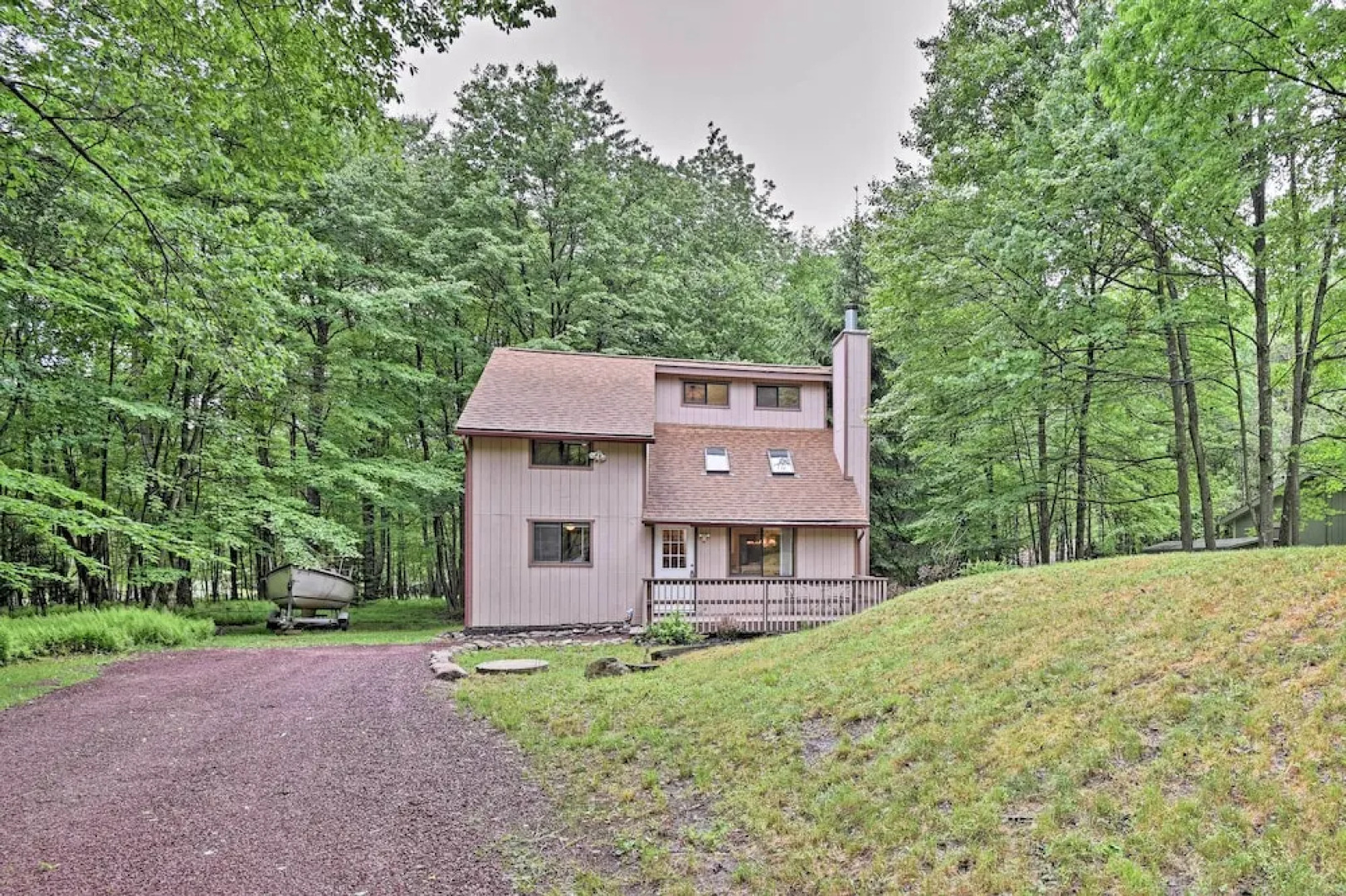 Deck & Fire Pit: Pocono Lake Home Near Skiing!