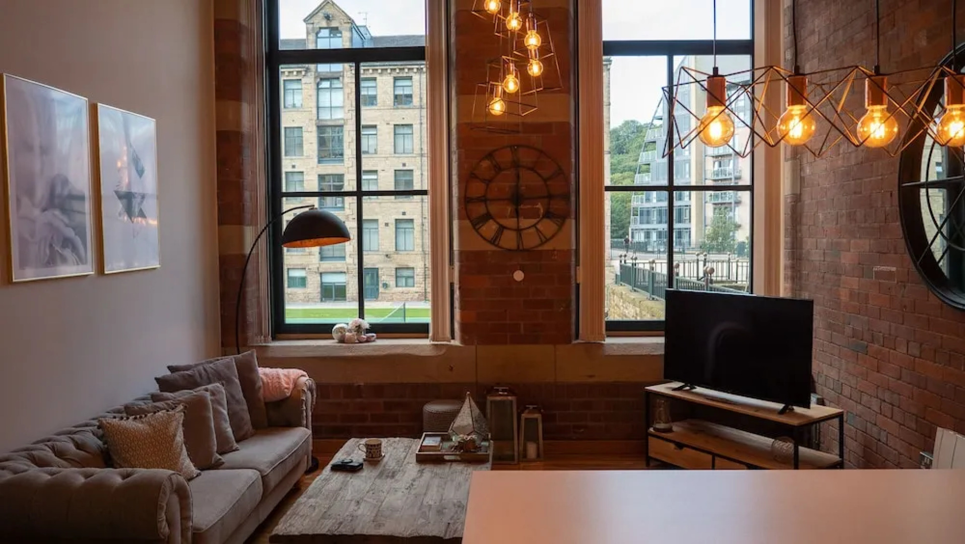 Heritage Spacious Luxury Mill Apartment