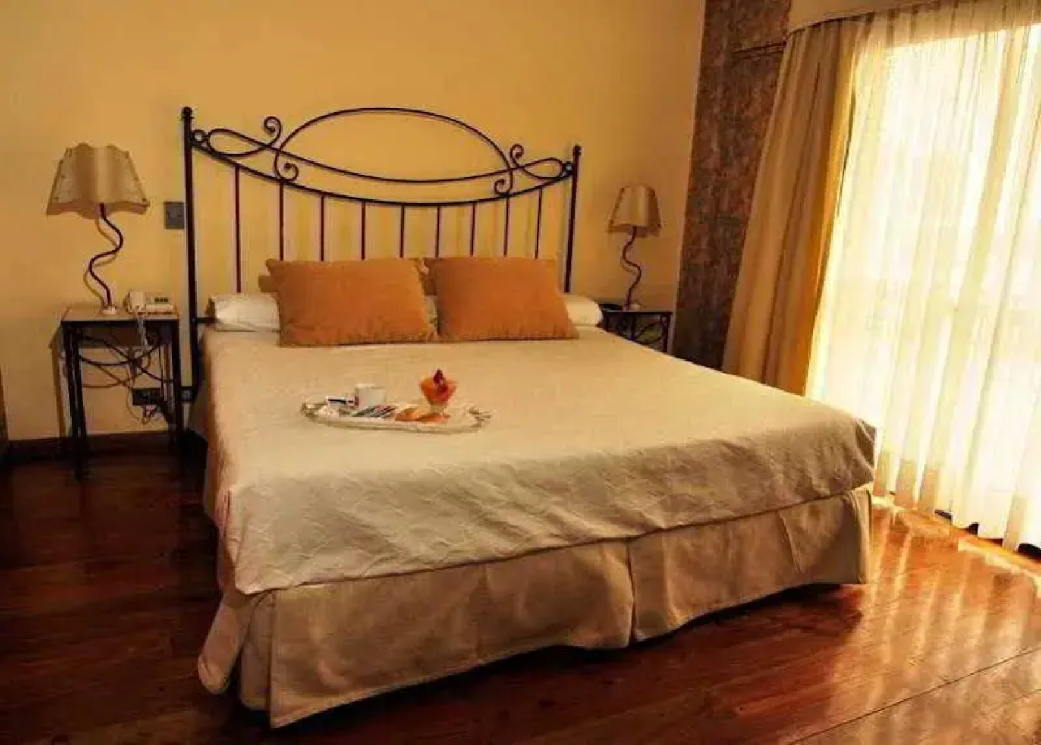 Reina Victoria Suites & Towers