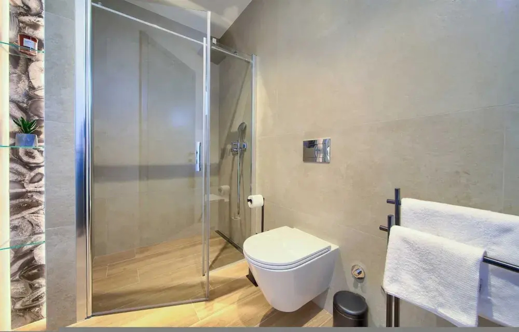 Villa Lord With Heated Pool Jacuzzi and Sauna