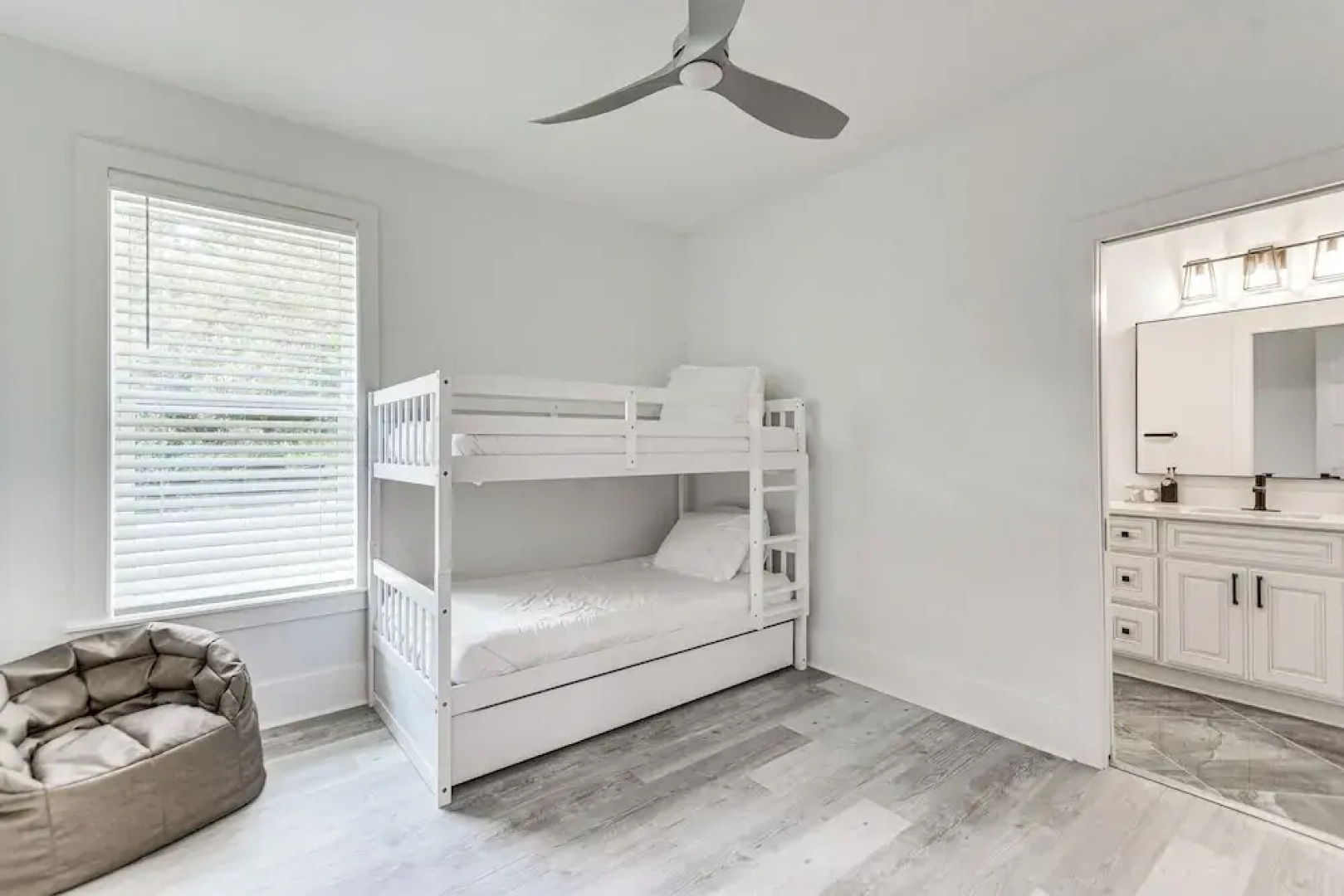 Waterfront Retreat w/ Outdoor Oasis in Pensacola