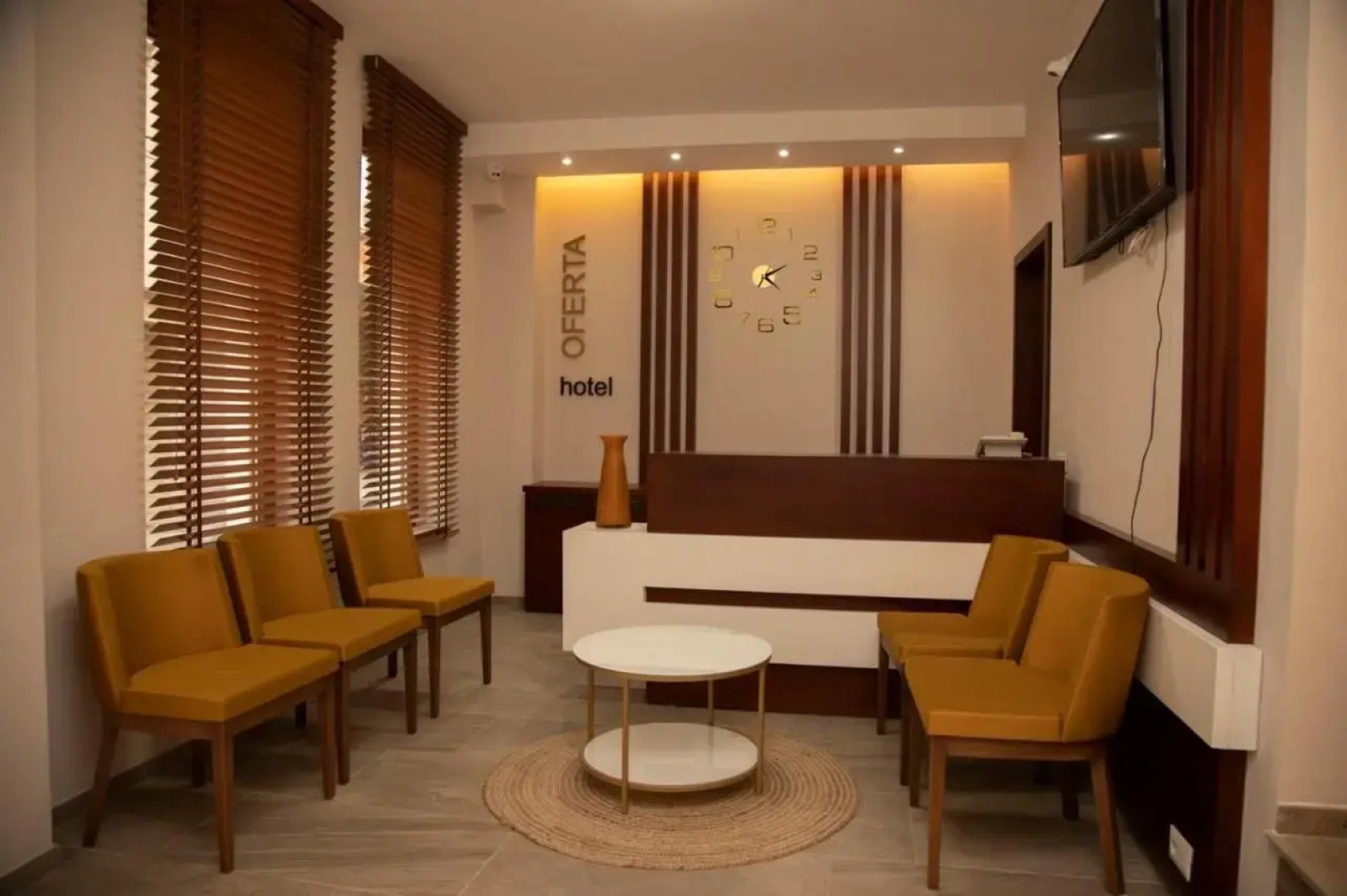 Driza's Family House - Quiet and Chill HOSTEL with 2 Pets around