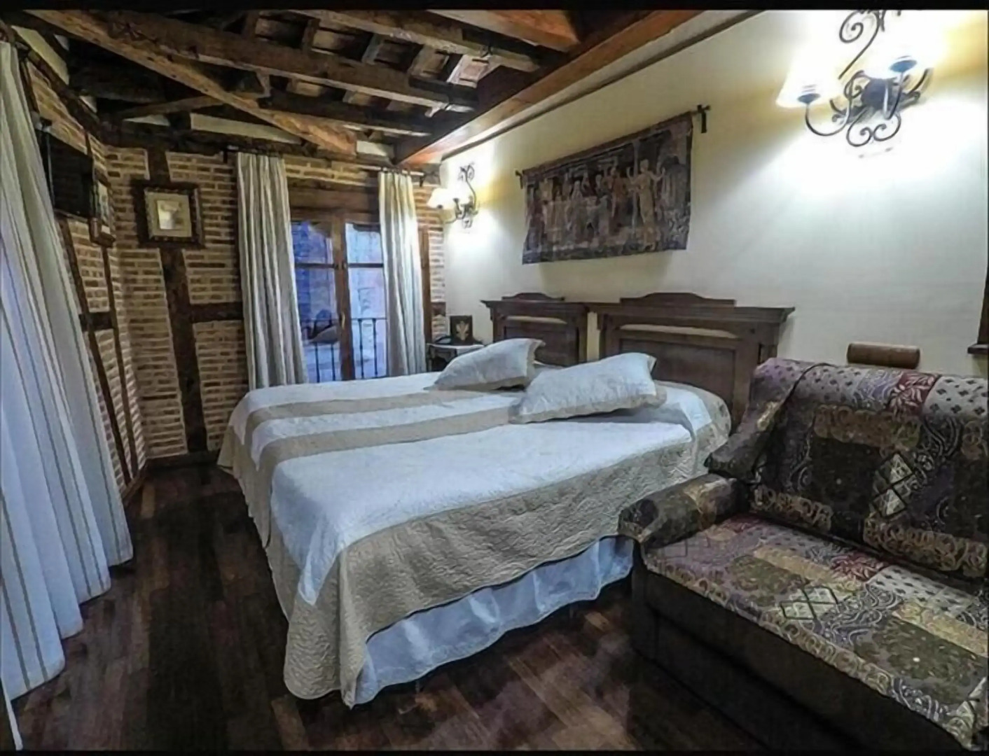 Hospedería Casa De Cisneros