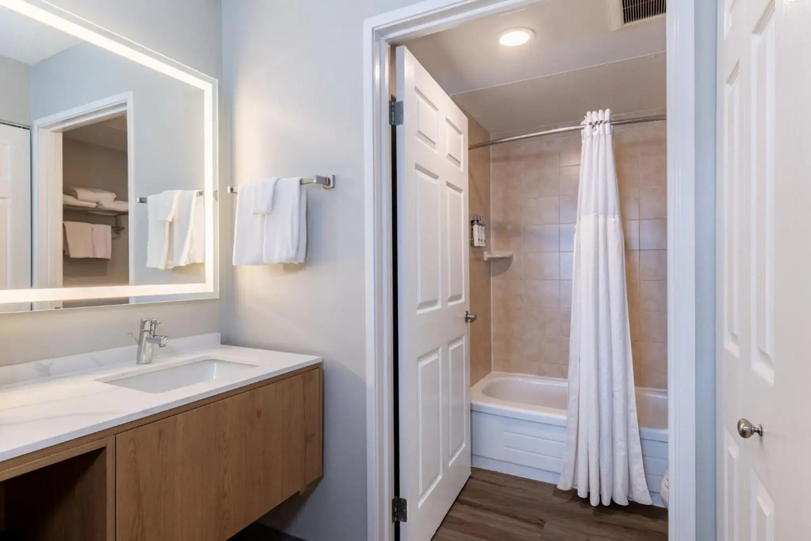 Staybridge Suites London by IHG