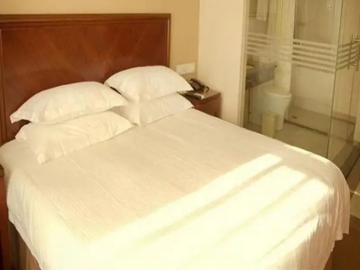 GreenTree Jiangdu Longcheng Express Hotel