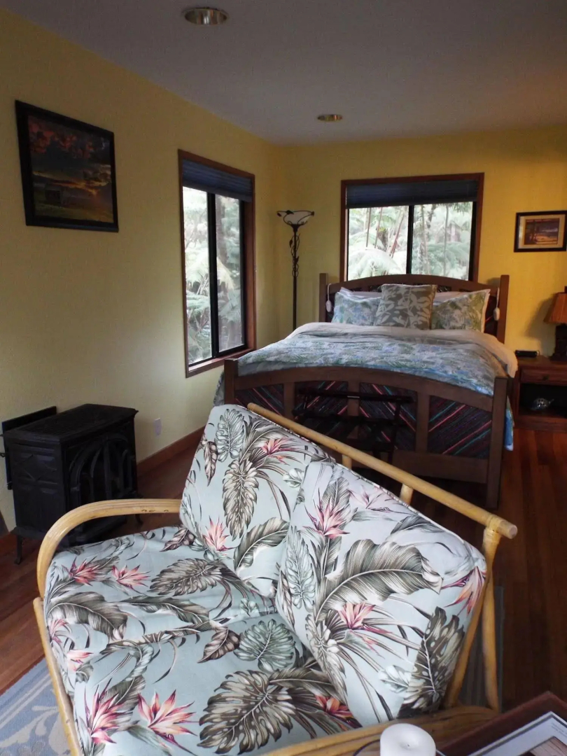 The Guest Cottages @ Volcano Acres Tree House
