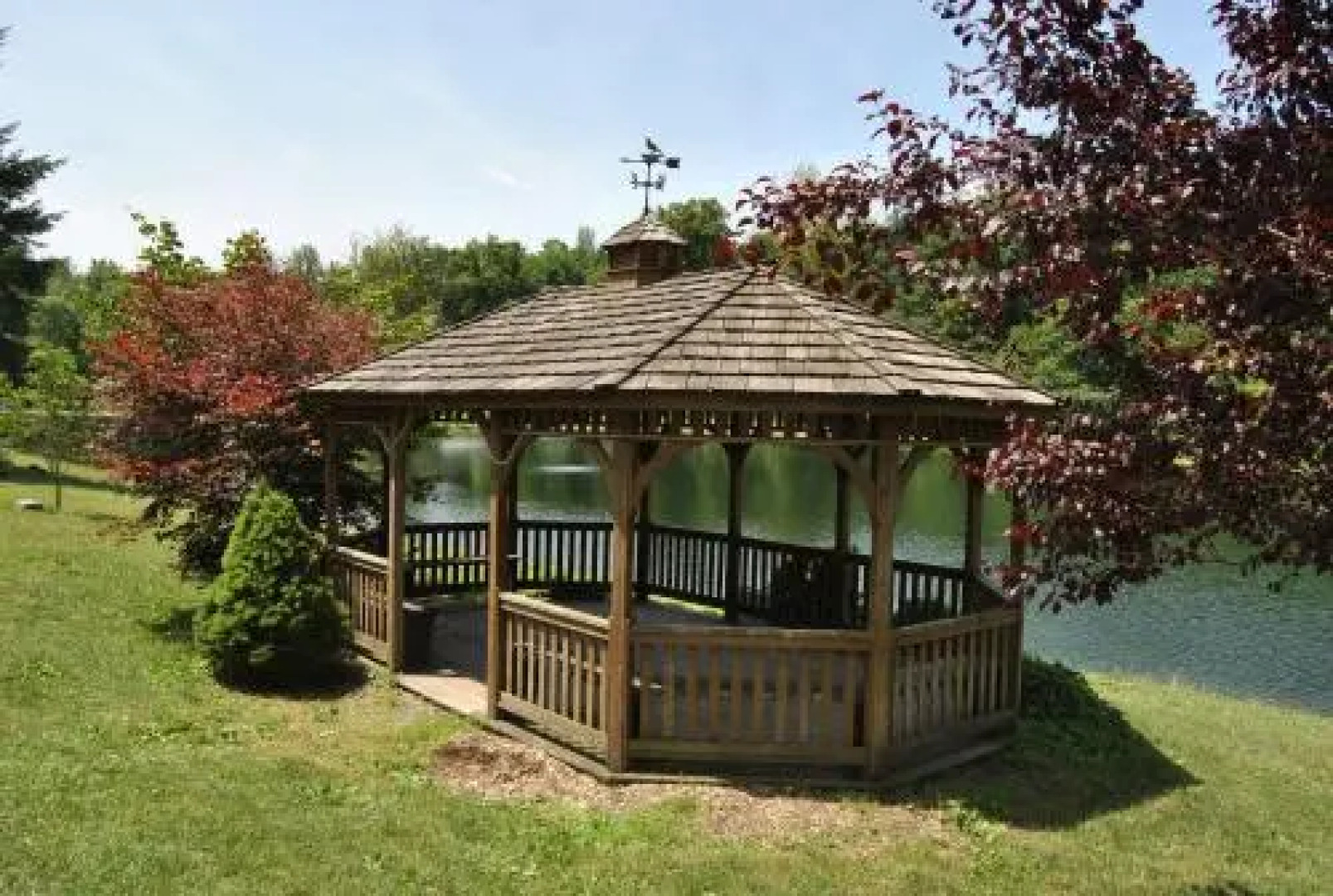 Robin Hill Camping Resort Two-Bedroom Cottage 6