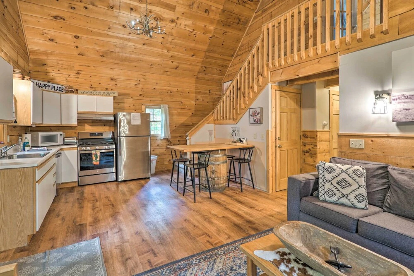 Cozy Retreat w/ Porch & Double JJ Resort Access!