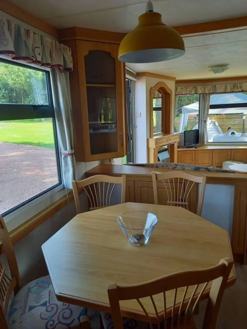 Lovely Semi-rural Caravan & Hot Tub - Sleeps Fam 6