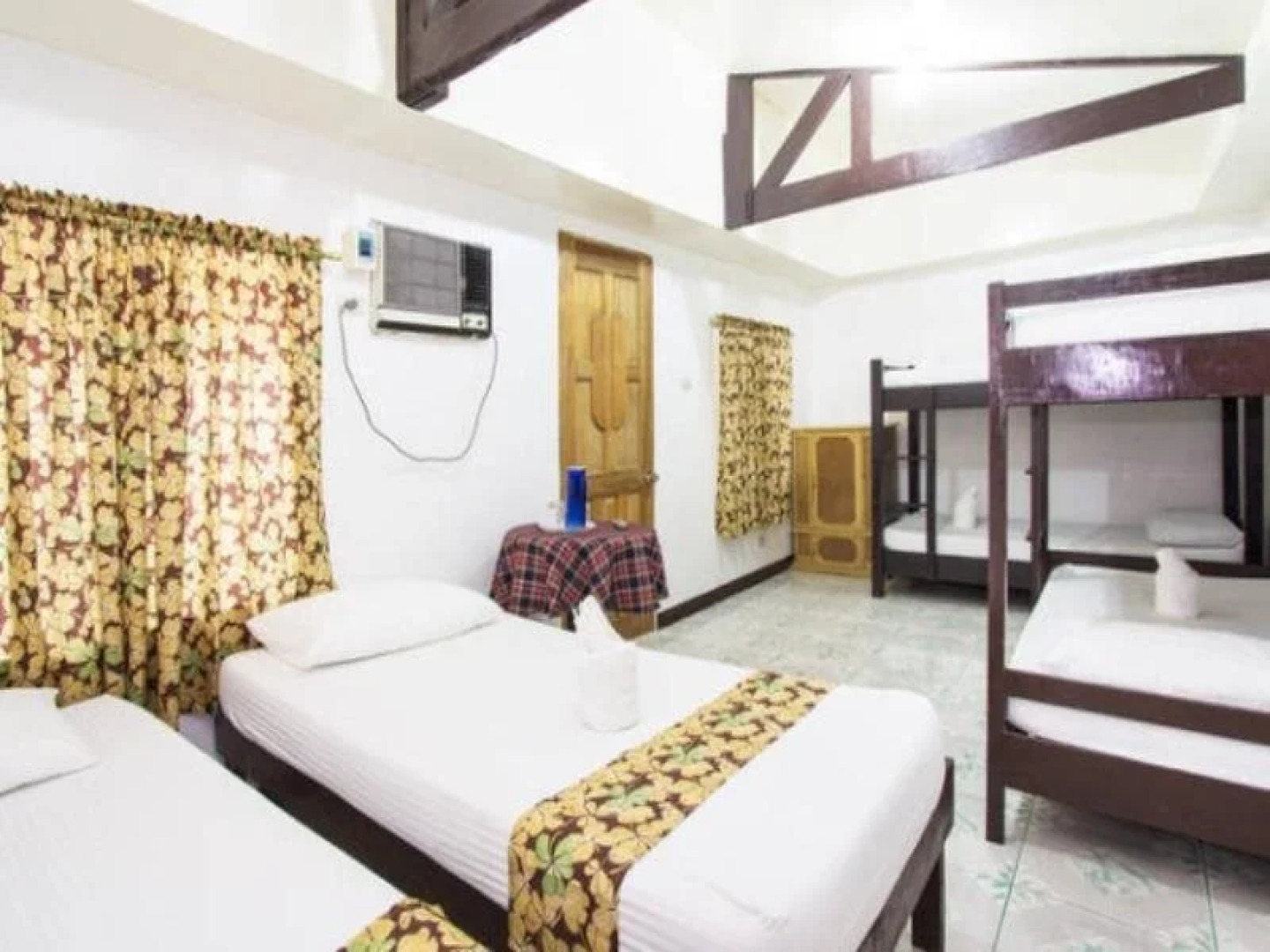 Homestay de Bai - Bed and Breakfast