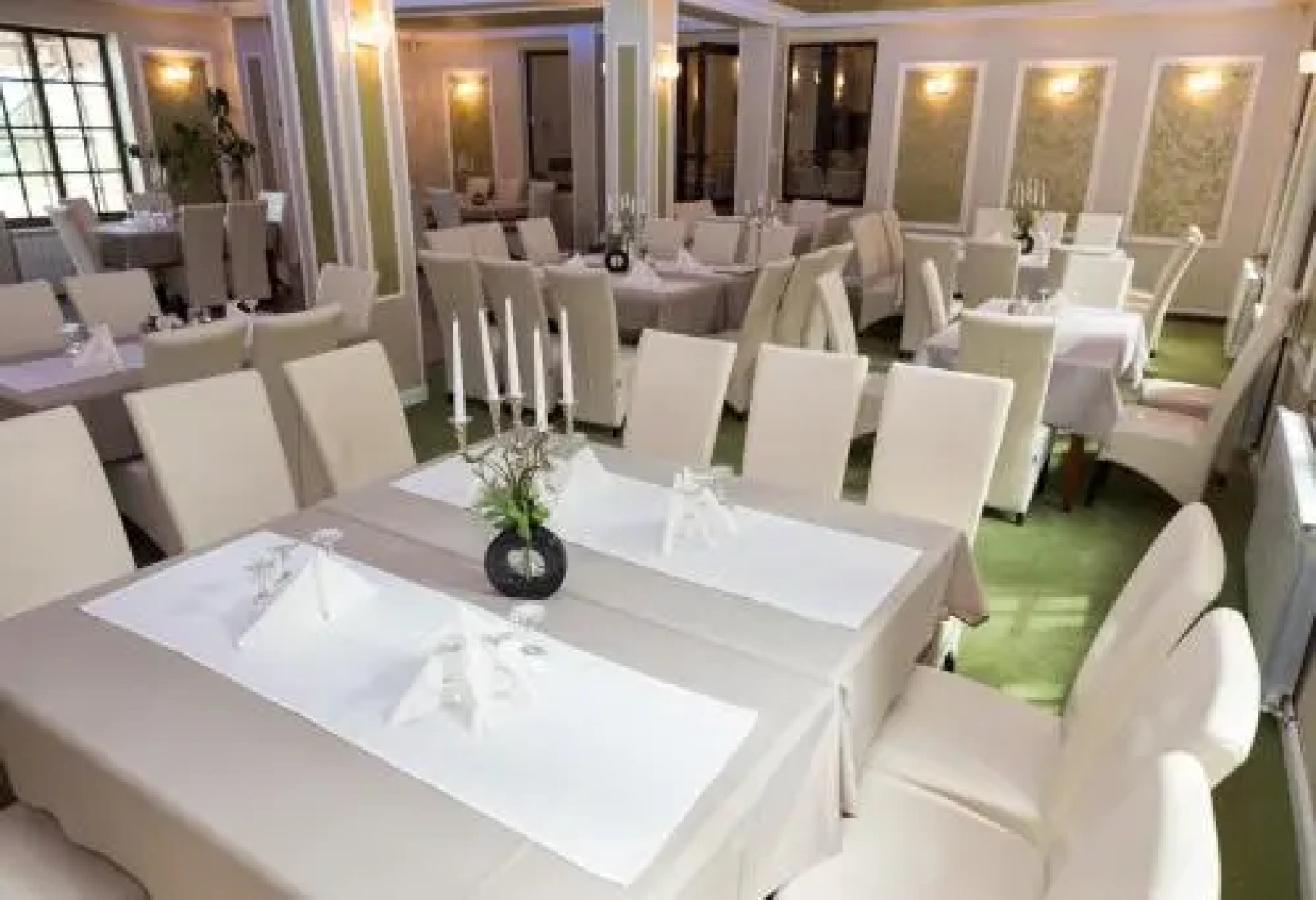 Complex Parc Pini Moinesti