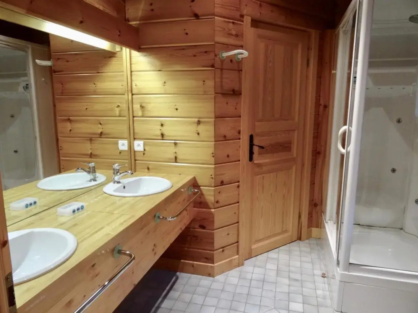 Chalet Demi-Quartier, 7 pièces, 14 personnes - FR-1-560-36