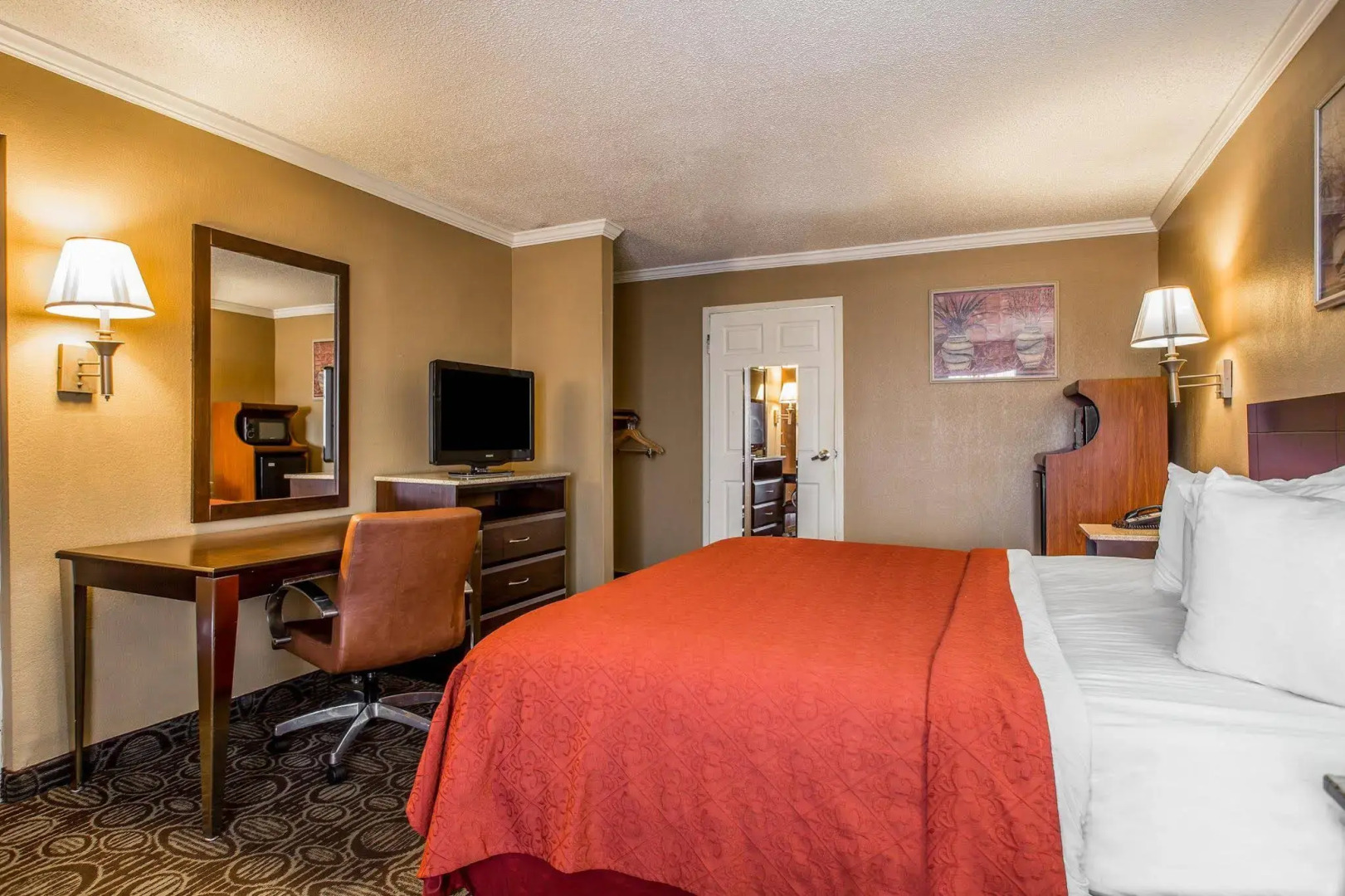 Quality Inn & Suites Ft. Jackson Maingate