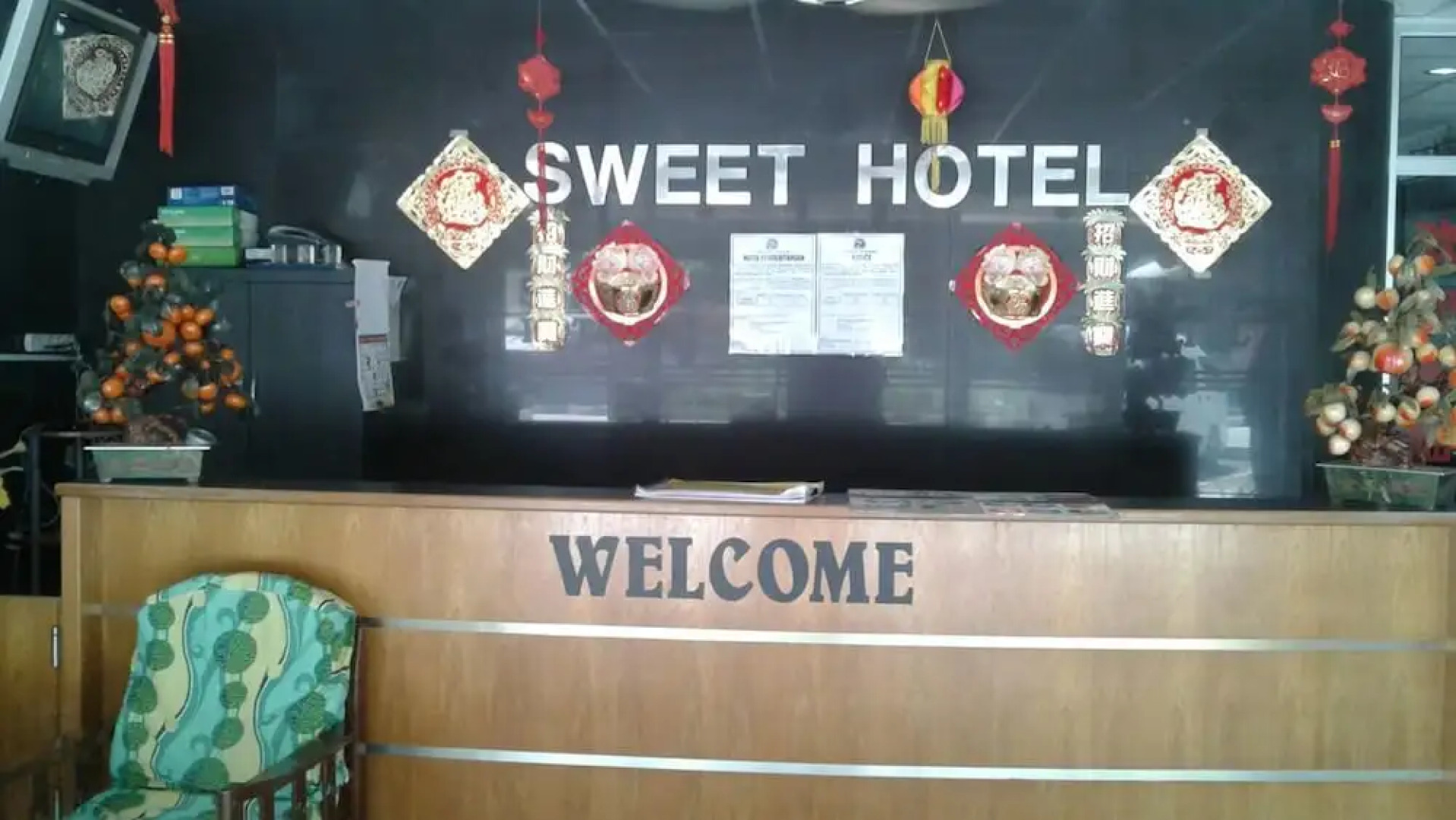 Sweet Hotel