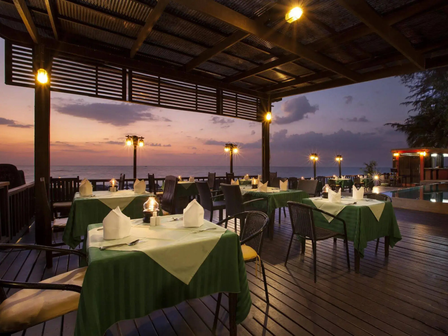 Khaolak Wanaburee Resort