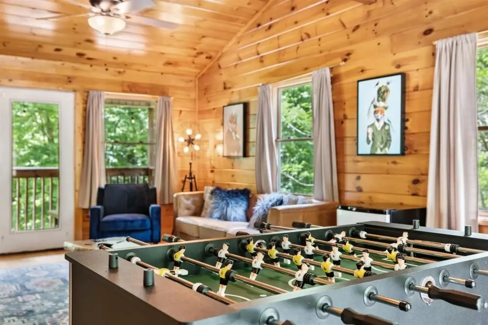 Private Golden Fox Cabin with Grill and Firepit by Redawning
