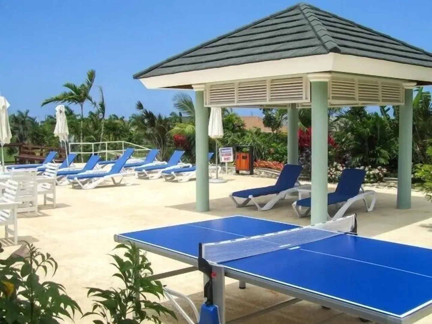 Fern Court Apartment With Oceanic View