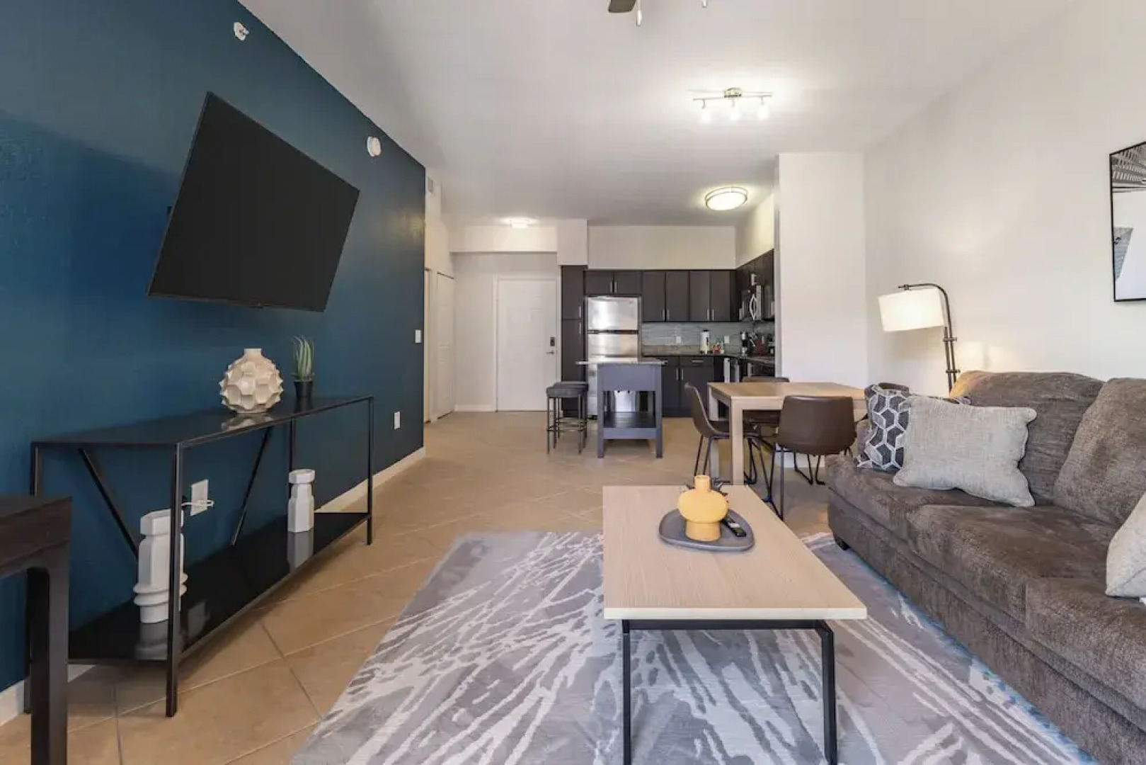 Miramar Apartments By Landing