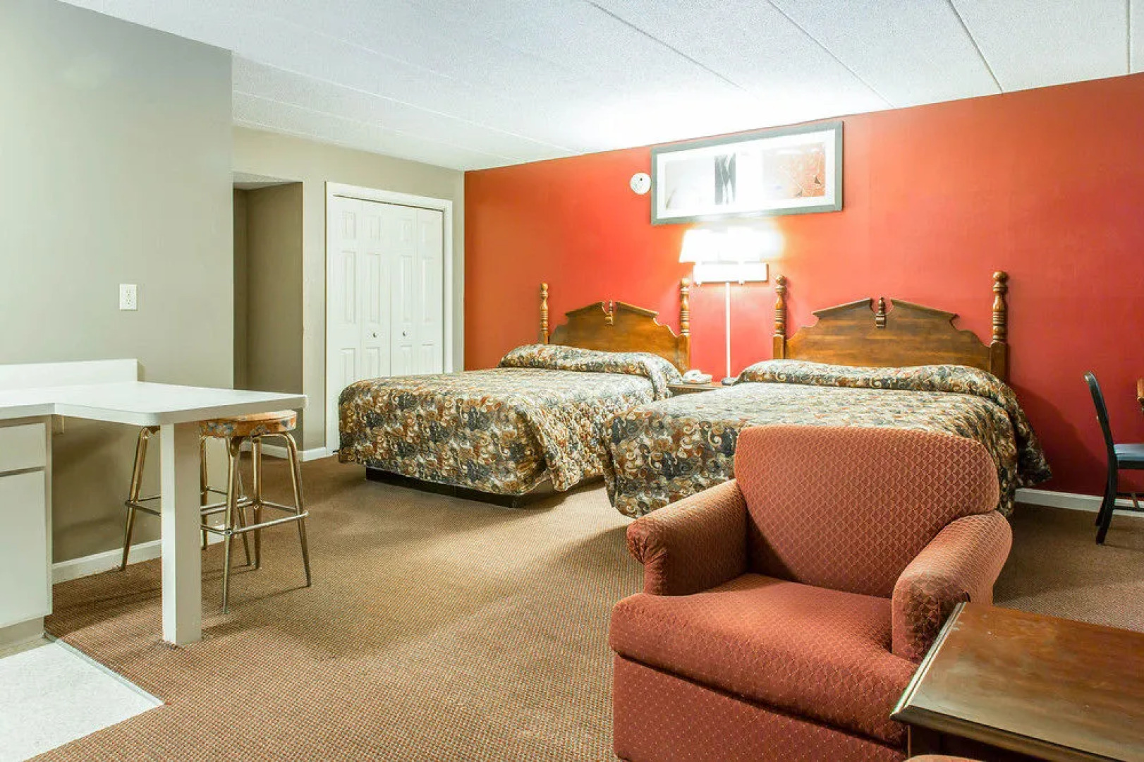 Econo Lodge Inn & Suites Groton