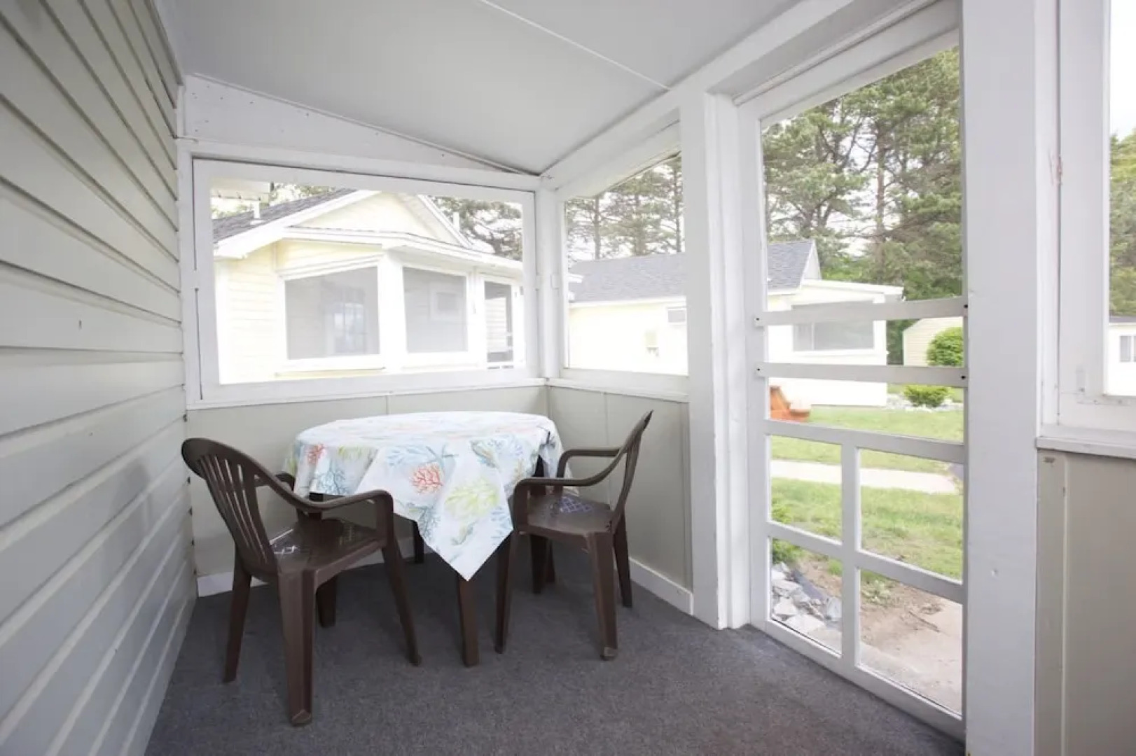 Drakes Island Resort