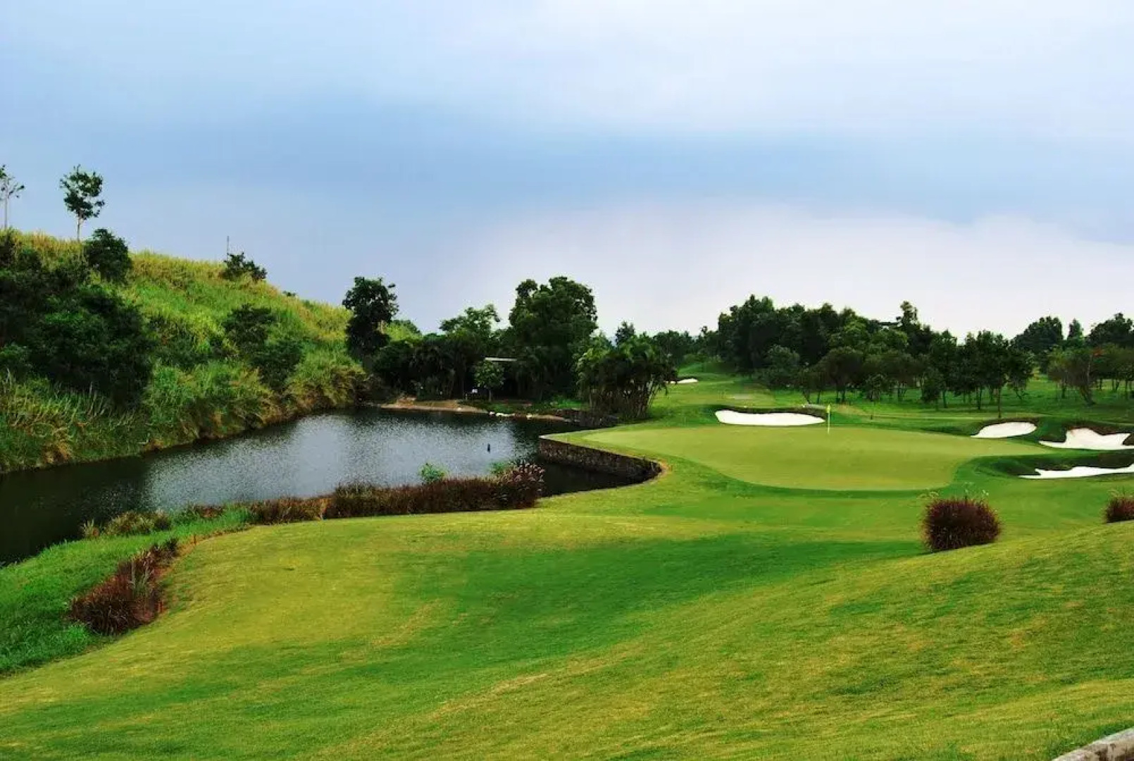 Splendido Taal Country Club