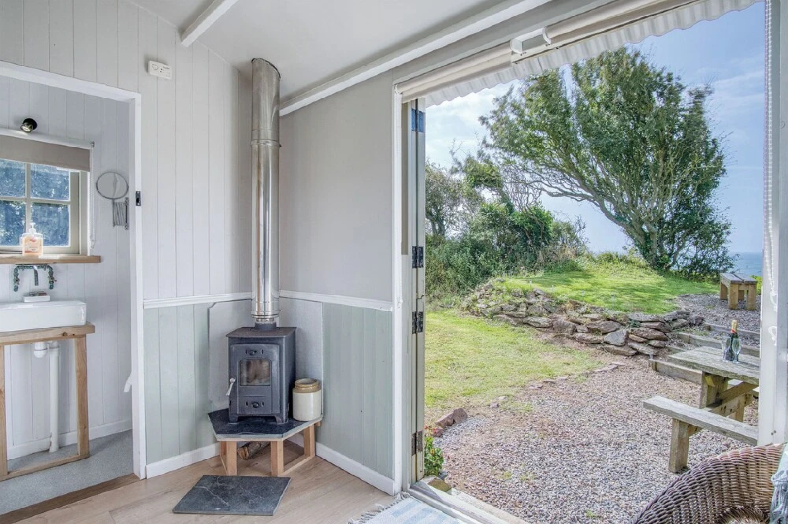 Haven View - 1 Bed Shepherds Hut - St Ishmael's