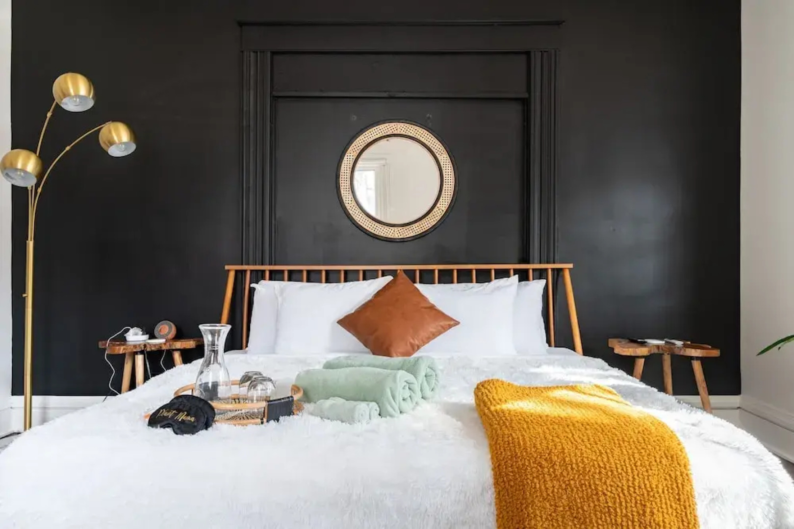 Prime Location Top Rated Clean Parking Free