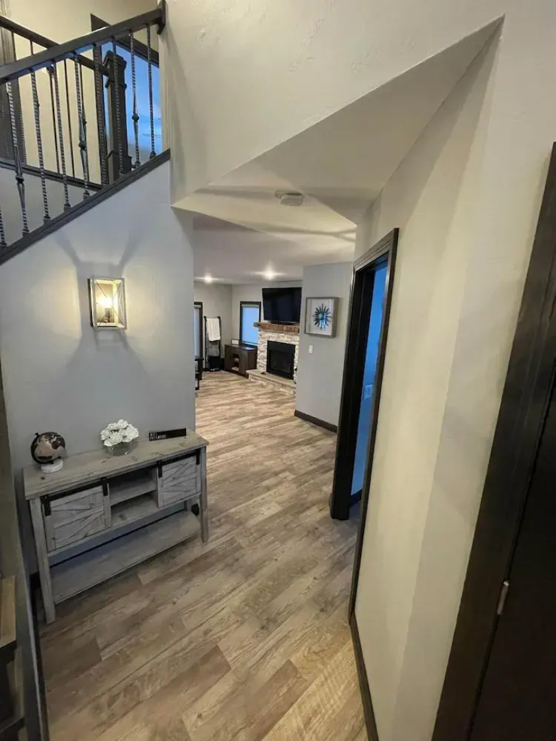 Freshly Updated Lake Michigan Home With Pool