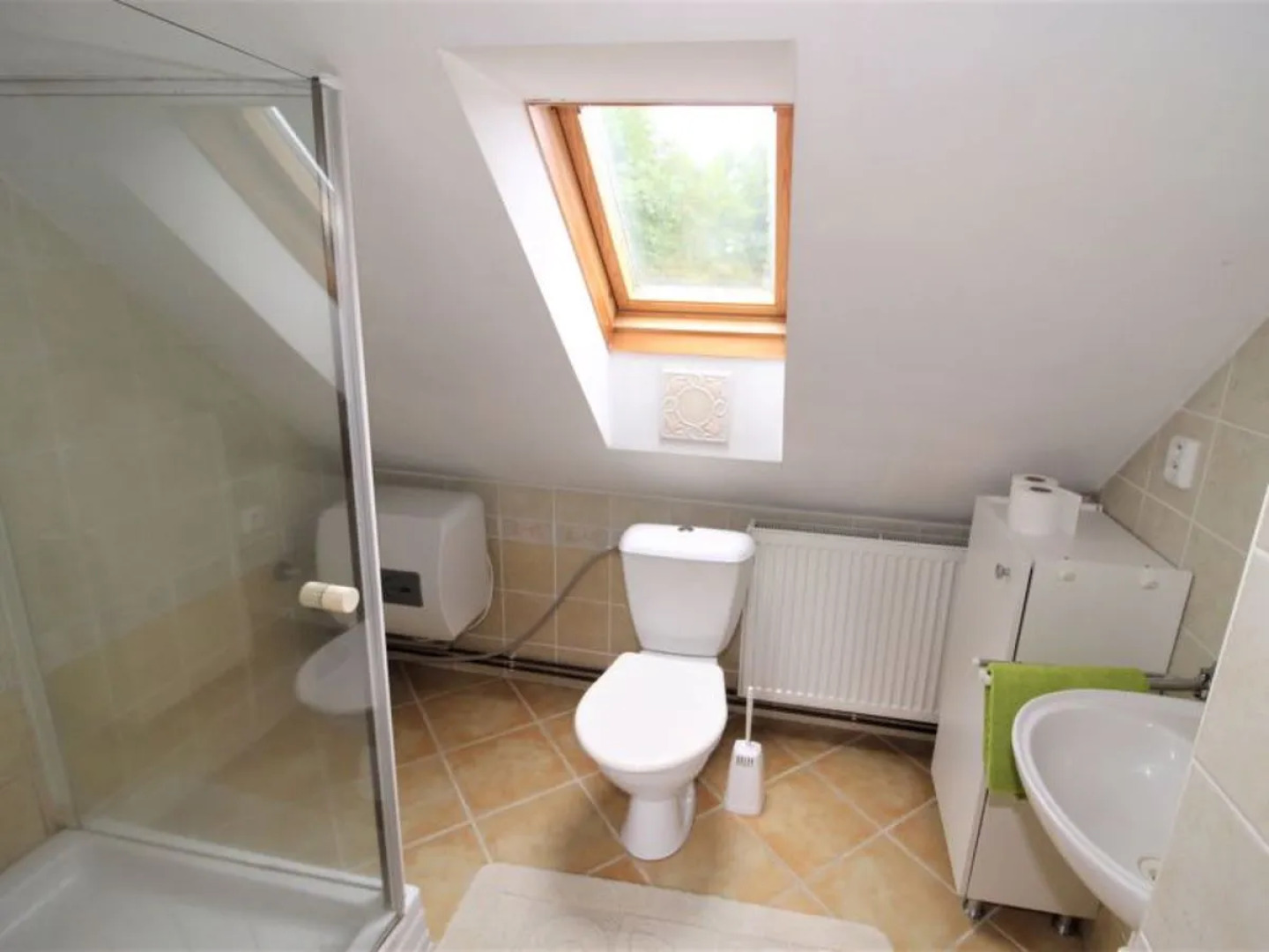 HOUSE POLžOV MOKRY LOM