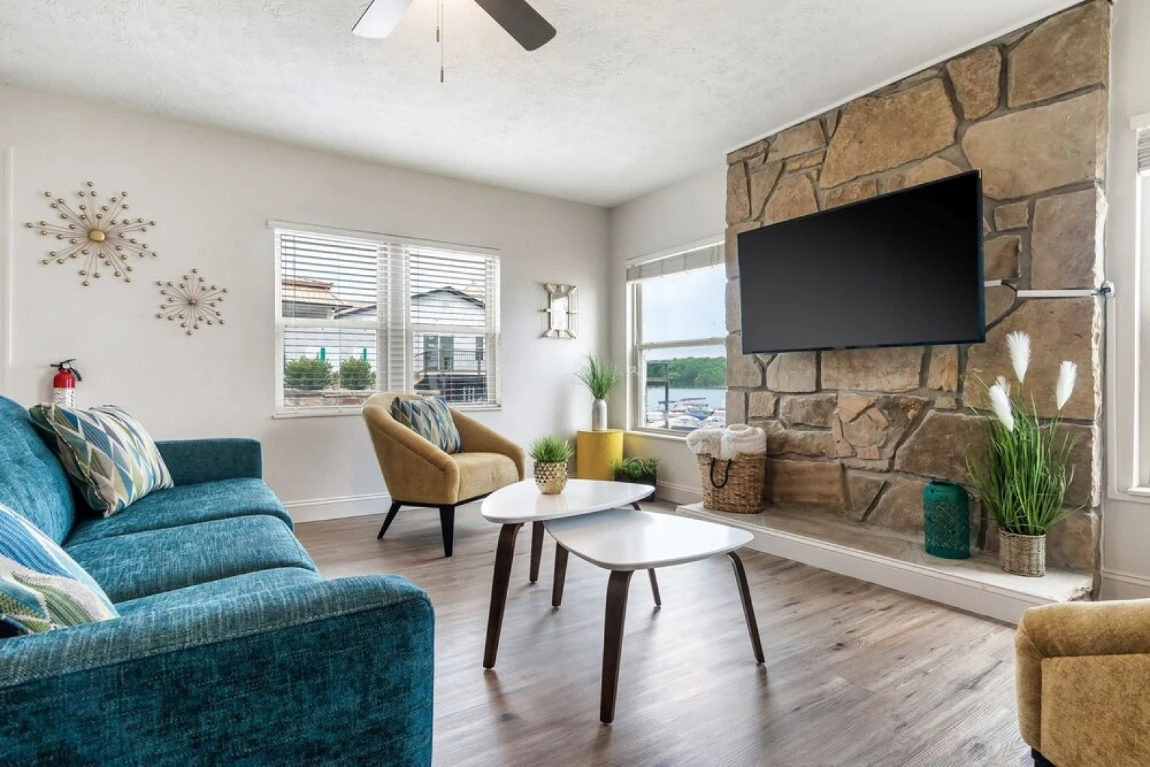 Lakeside Cottage 3 Bedroom Cottage by Redawning