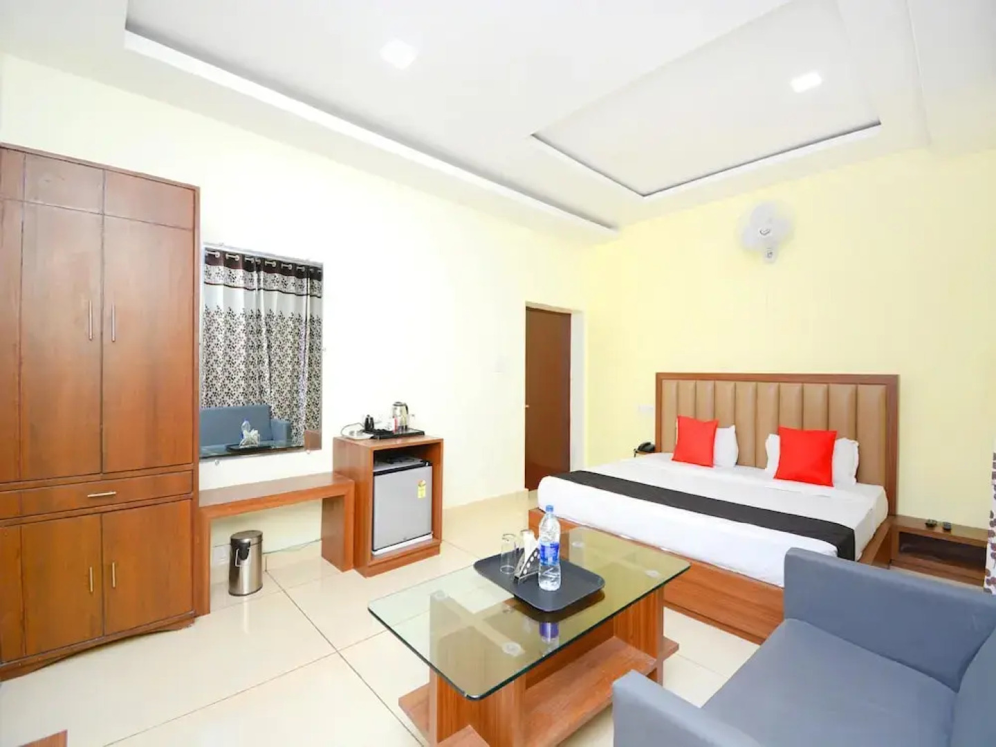 Capital O 38623 Pathankot Club