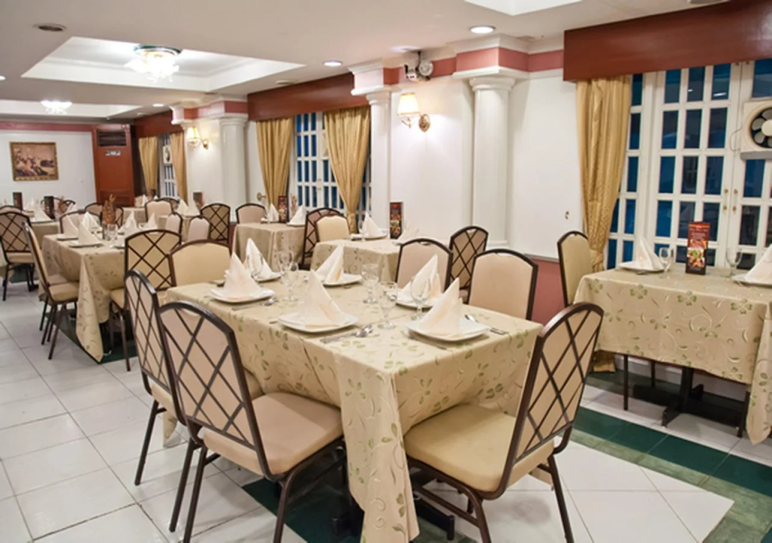 Cherry Blossoms Hotel