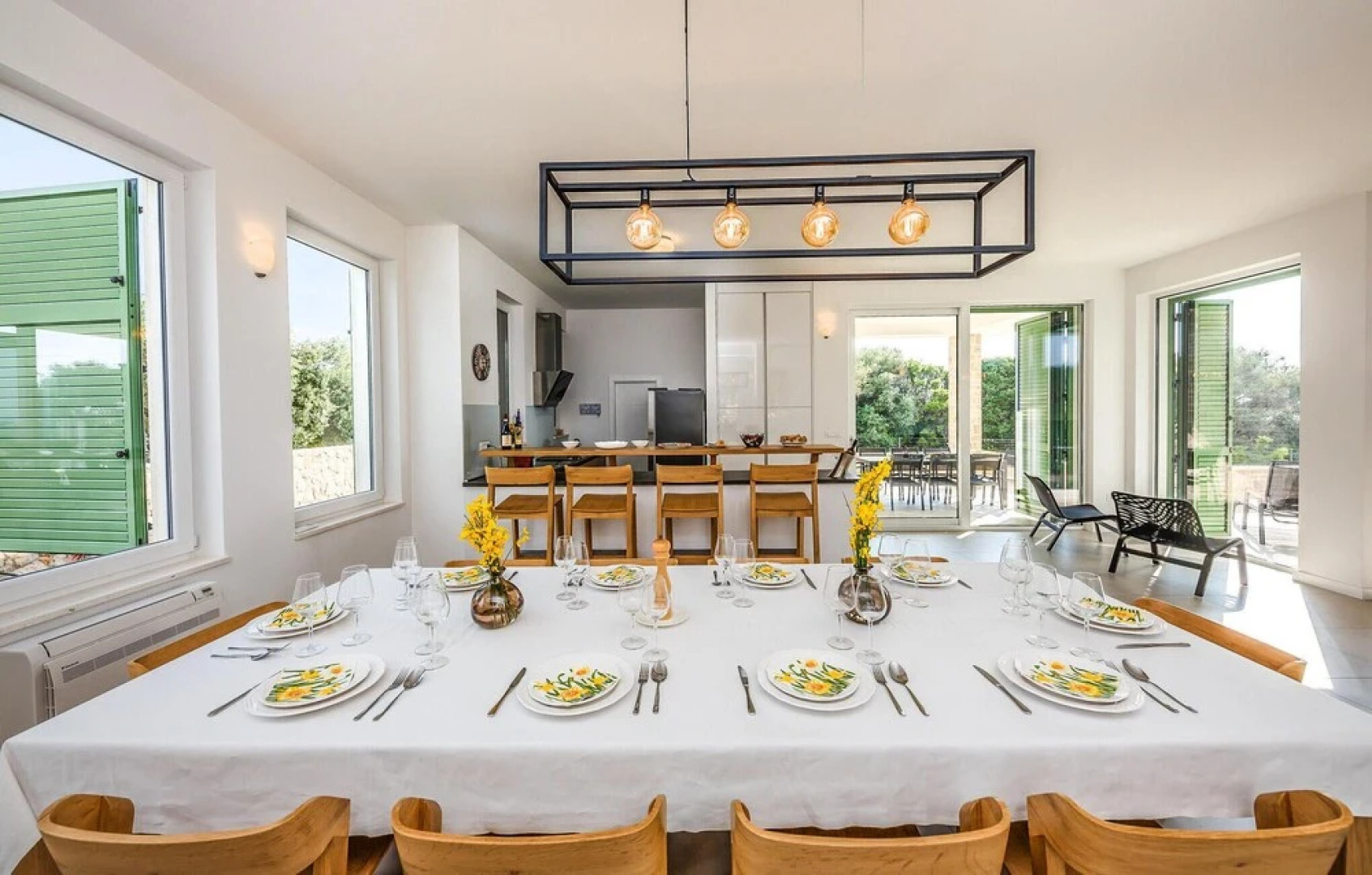 Stunning Home in Lun With Outdoor Swimming Pool, Wifi and 6 Bedrooms