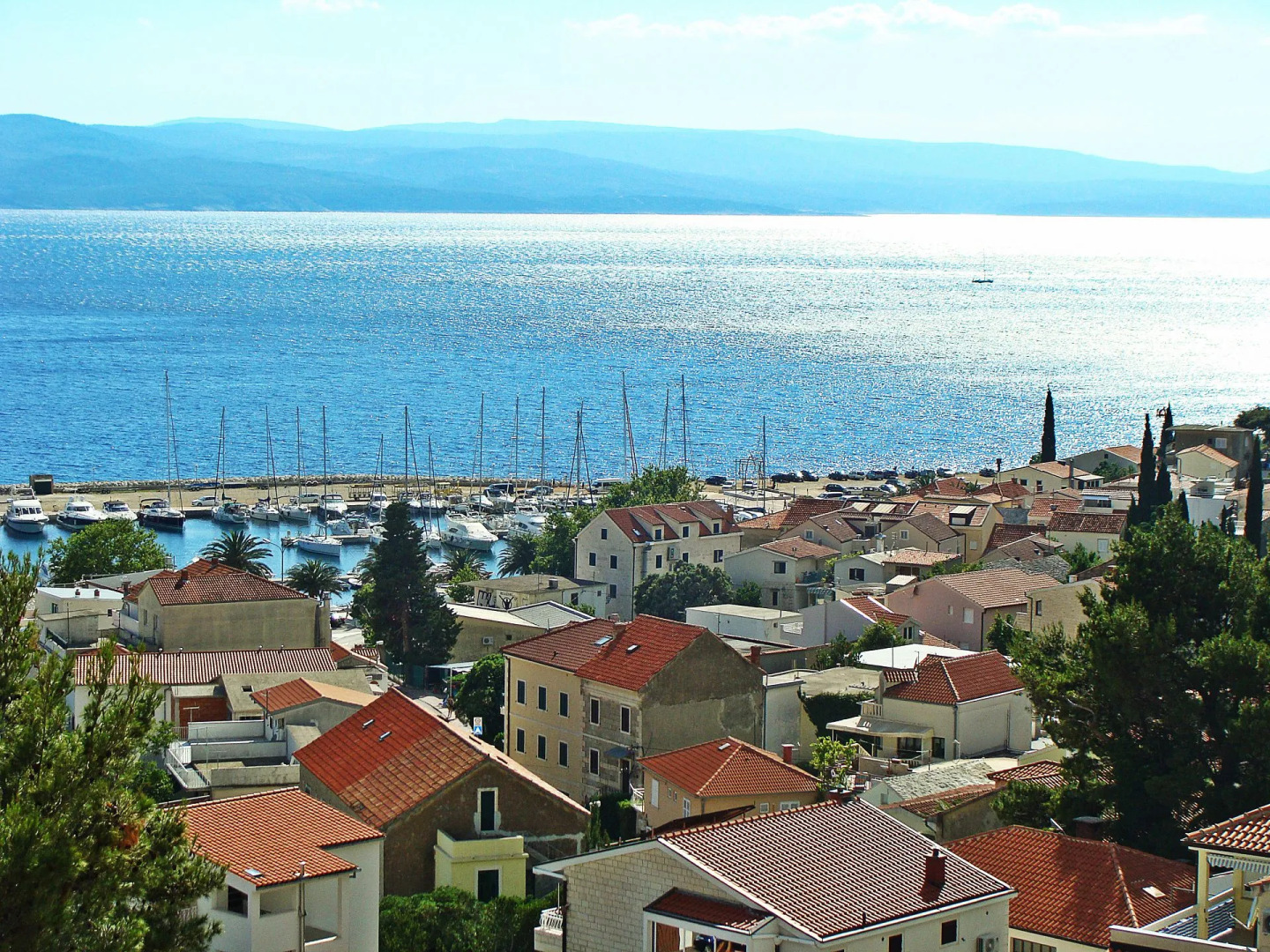 Apartment Suzi - beautiful view and cosy: A1 crvena kuhinja Baska Voda, Riviera Makarska